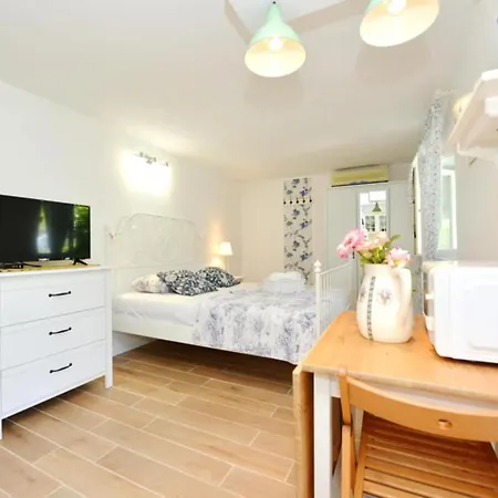 Bay House Rosohotnica - *