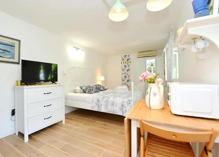 Bay House Rosohotnica - *