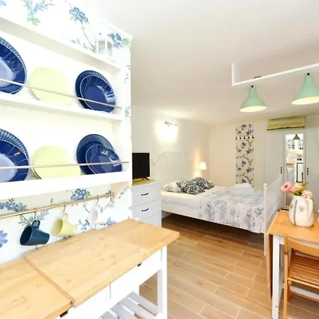 Bay House Rosohotnica - *