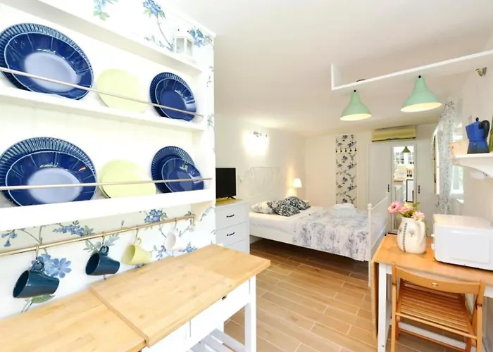 Bay House Rosohotnica - *